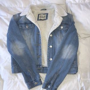 denim jacket with fur